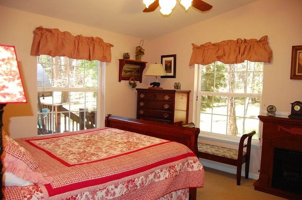 Charming Neuere Cabin In Wawona Schlafen 6 - in der Nähe Fluss / 2587 Chilaulna Lane in Wawona, Mariposa County