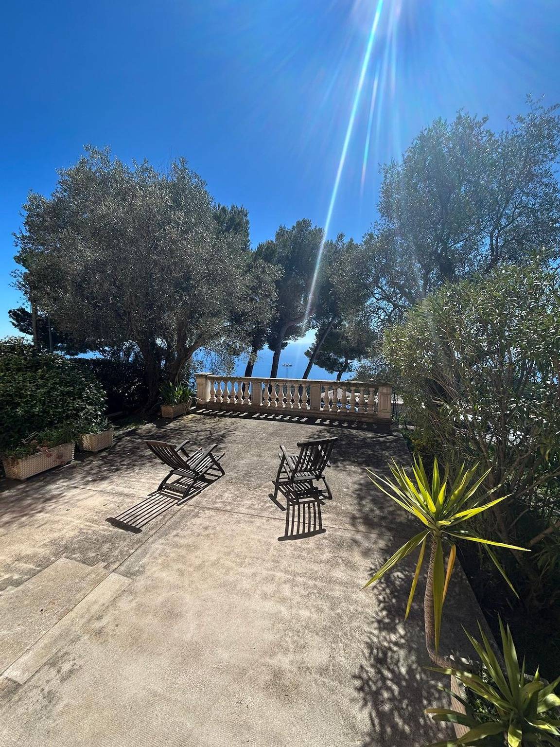 Ganze Wohnung, Garden apartment with breathtaking views over Èze in Èze, Mittelmeerküste (Frankreich)