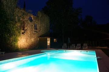 Gîte pour 10 personnes, avec jardin à Léran