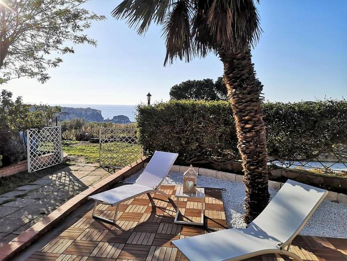Casa vacanza per 6 persone, con Idromassaggio e Terrazza nonché Giardino e Piscina a Parghelia