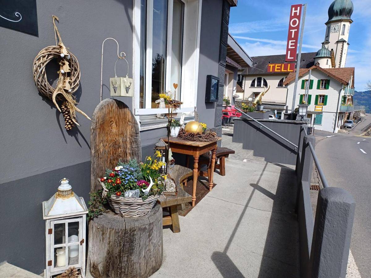 Family Room with Mountain View in Treib, Seelisberg