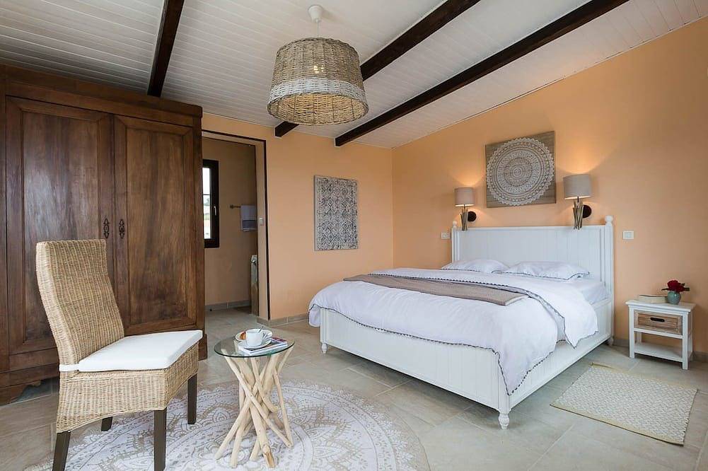 Appartement entier, Fantastic apartment with sea view, pool and private terrace in Santa-Reparata-di-Balagna, Région de Calvi