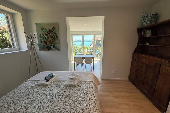 Ganze Wohnung, Moderne 2-Zimmer-Wohnung in der Stadt mit Seeblick in Neuchâtel, Lake Neuchâtel