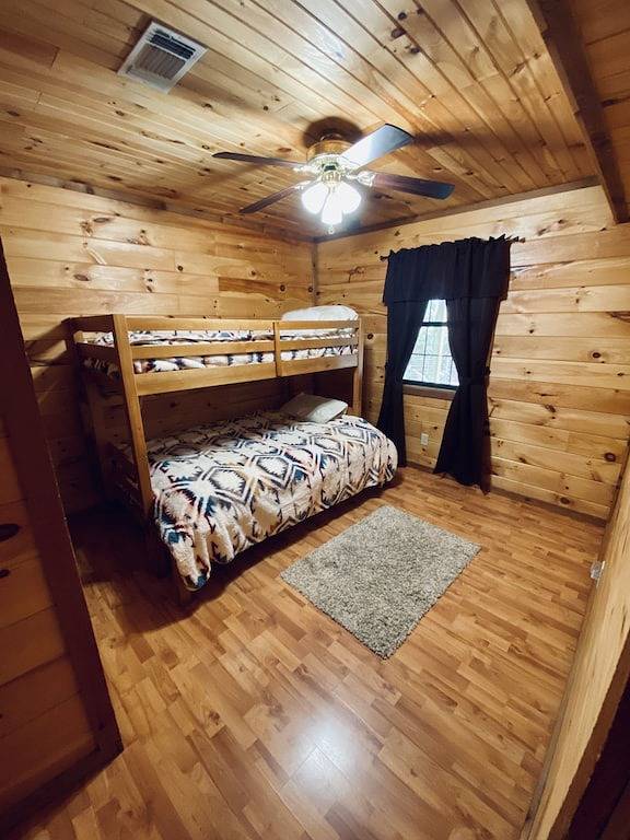 Sugarberry Cabin in Sam Rayburn Reservoir