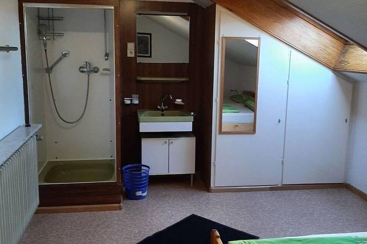 Ganze Wohnung, Zentral gelegene Ferienwohnung mit Garten in Neueck (Furtwangen), Gütenbach