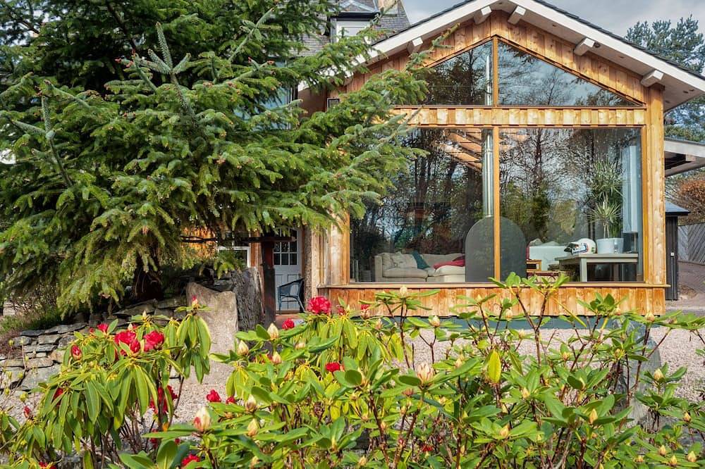 Entire apartment, River House Garden Rooms -  a house that sleeps 2 guests  in 1 bedroom in Aviemore, Highlands