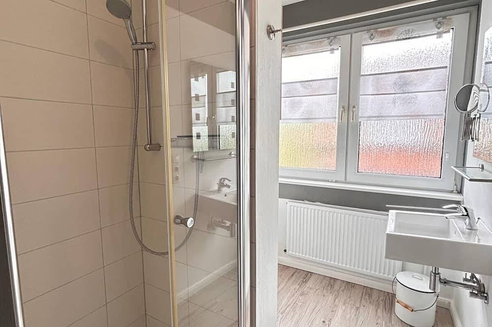 Ganze Wohnung, Gemütliche Dachgeschosswohnung 'Alpenstrandläufer' mit Charme in Pellworm, Nordfriesische Inseln