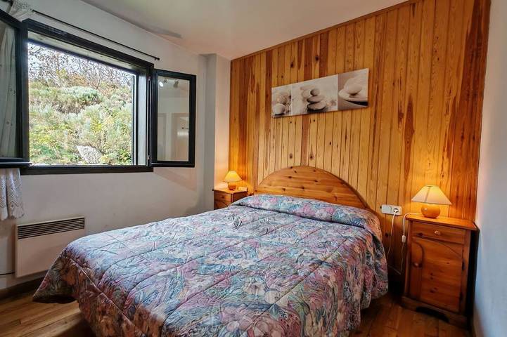 Ganze Wohnung, Besiberri 3 apartment located on the first floor and with terrace in La Vall de Boí, Alta Ribagorça