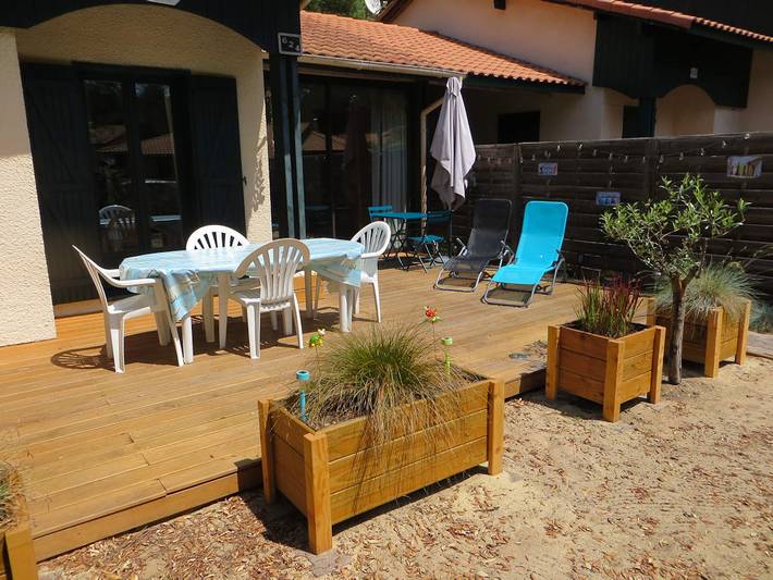 Gîte pour 4 personnes, avec piscine et terrasse