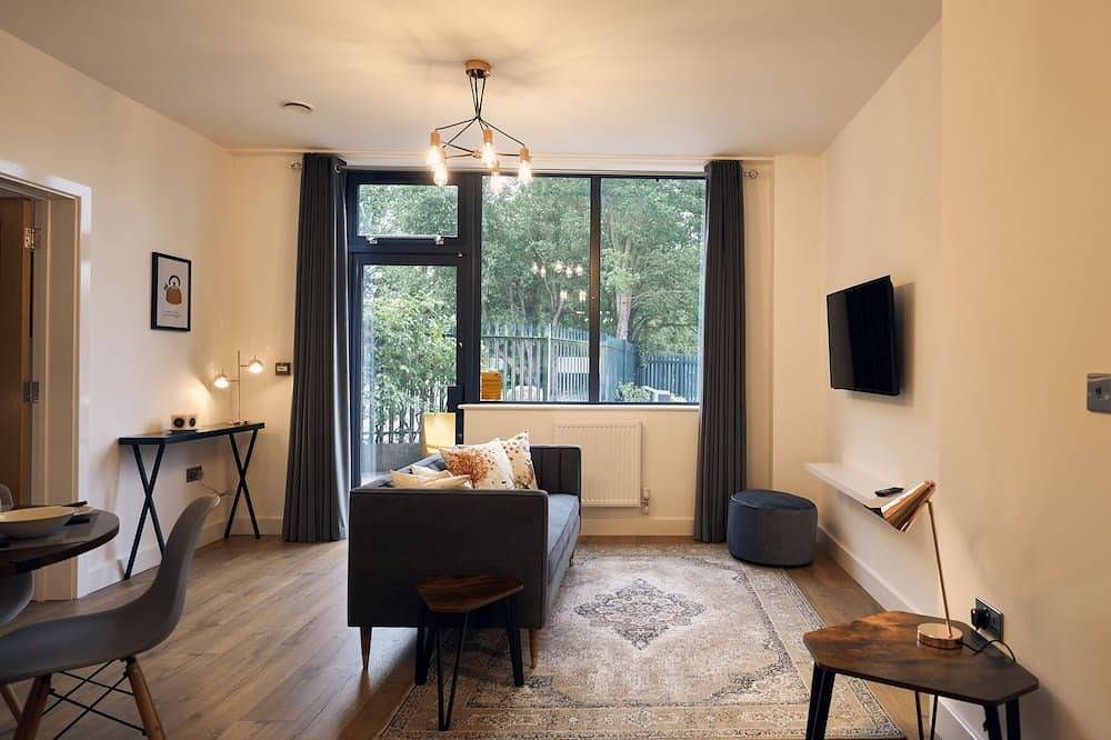 Apartamento entero, Robin-Moderno-Apartamento-Baño Privado-Vista a la Calle in Hungerford, Berkshire