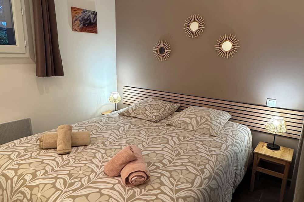 Gîte l’olivade Pour 4 pers piscine privée in Flayosc, Région de Draguignan