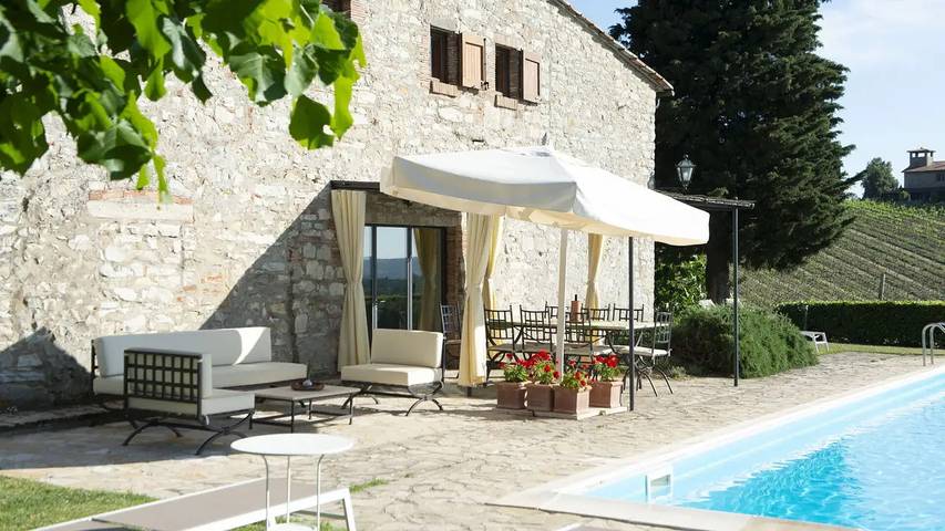 Ferienhaus für 10 Personen, mit Terrasse und Garten sowie Pool