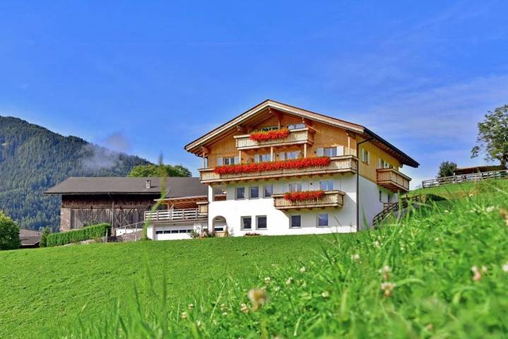Appartamento per 2 persone, con Balcone e Terrazza nonché Giardino e Panorama a Val di Funes