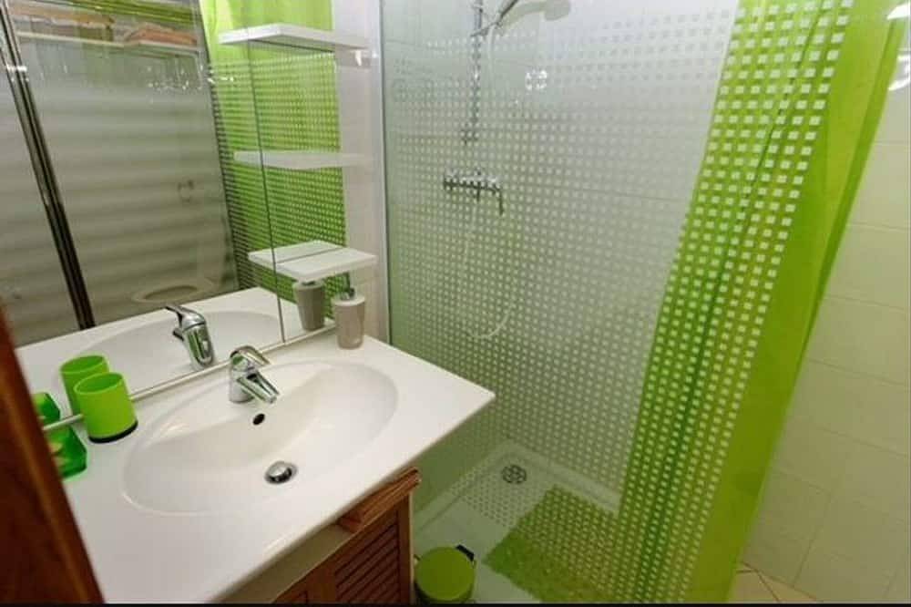 Appartement entier, Appartement à 500 m du bord de mer dans residence sécurisée in L'Île-Rousse, Région de Calvi