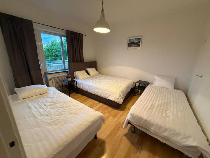 Ferienwohnung für 6 Personen, mit Balkon und Terrasse sowie Garten und Ausblick in Tibro - 4