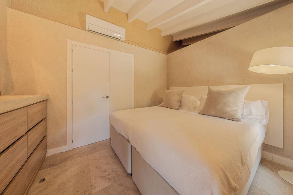 Atemberaubende moderne Design-Villa am Berg in einzigartiger Lage, Terrassen und Pool in George Sand, Valldemossa