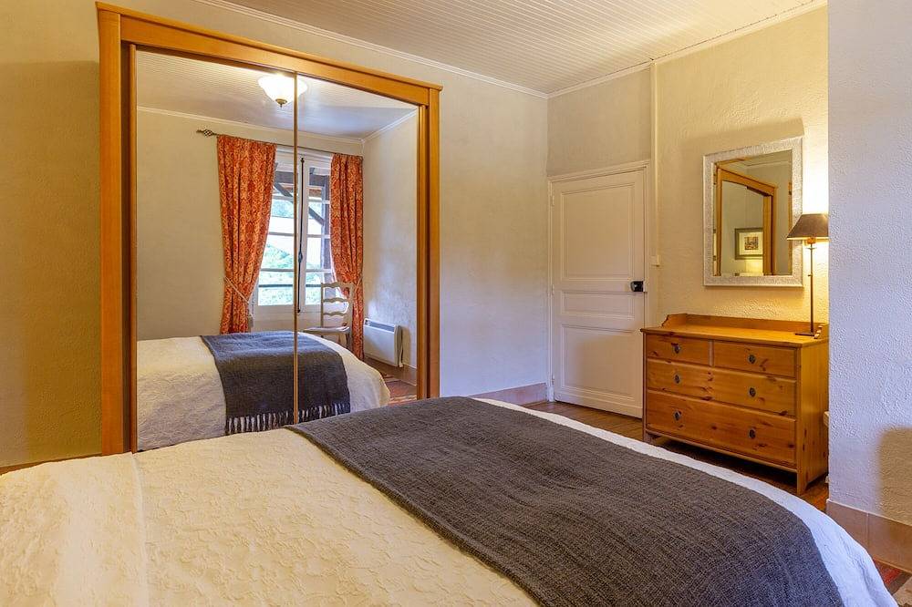 The Miller’s Cottage, retraite confortable, 5 couchages, piscine privée, Wifi gratuit in Saint-Front-sur-Lémance, Région de Villeneuve-sur-Lot