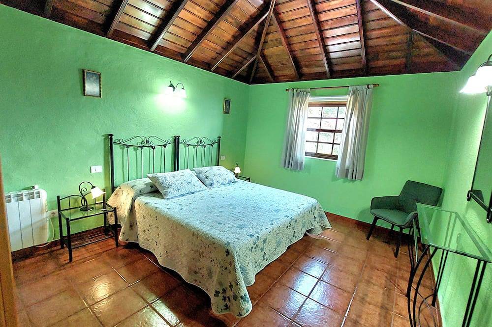 Casa Rural Lina, piscina privada, cerca de rutas del norte de la isla in El Granel, Puntallana