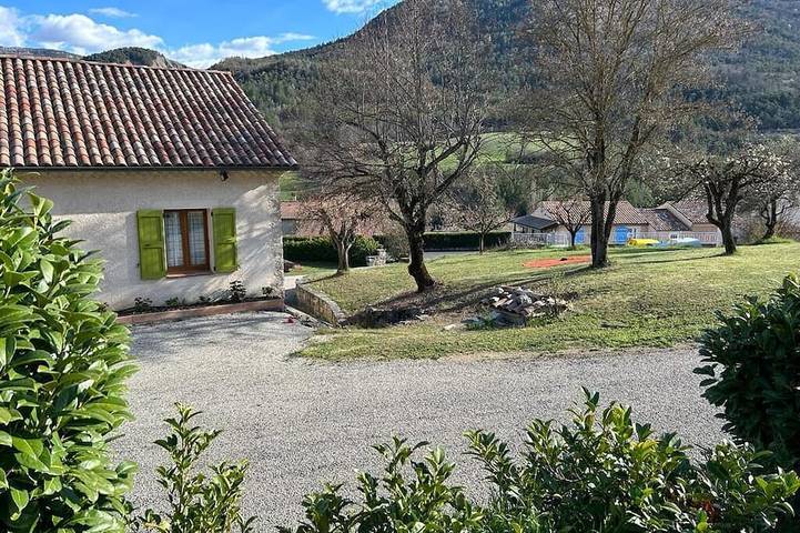 Gîte pour 6 personnes, avec Jardin et Piscine à Orpierre - 4