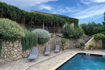 Gîte pour 8 personnes, avec terrasse et jardin, animaux acceptés dans La Bambouseraie en Cévennes