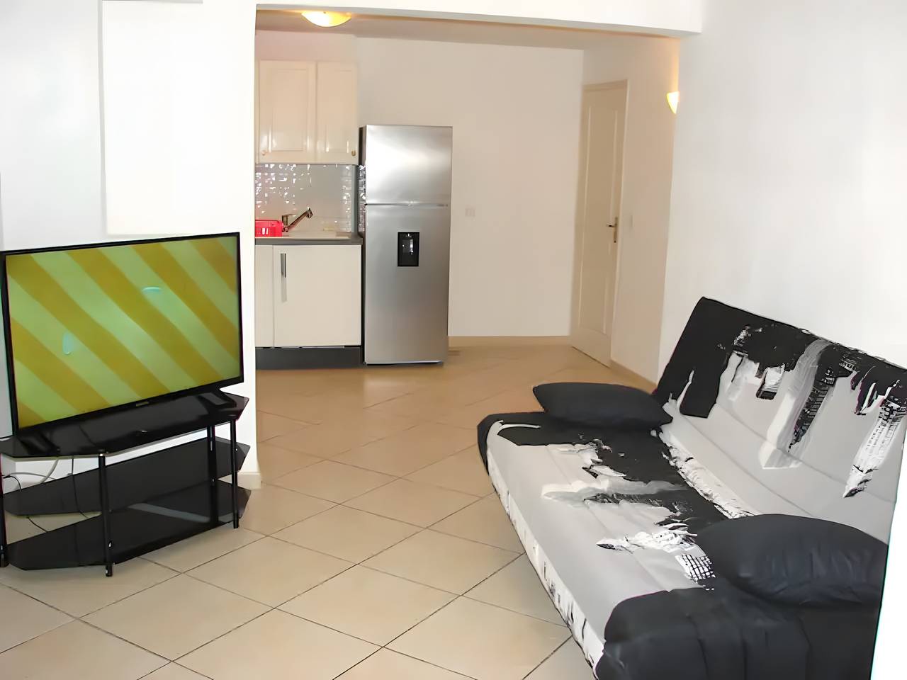 Ganze Wohnung, Appartement 'Courtille Plage' mit großer Terrasse und Meer in der Nähe in Fréjus Plage, Frejus