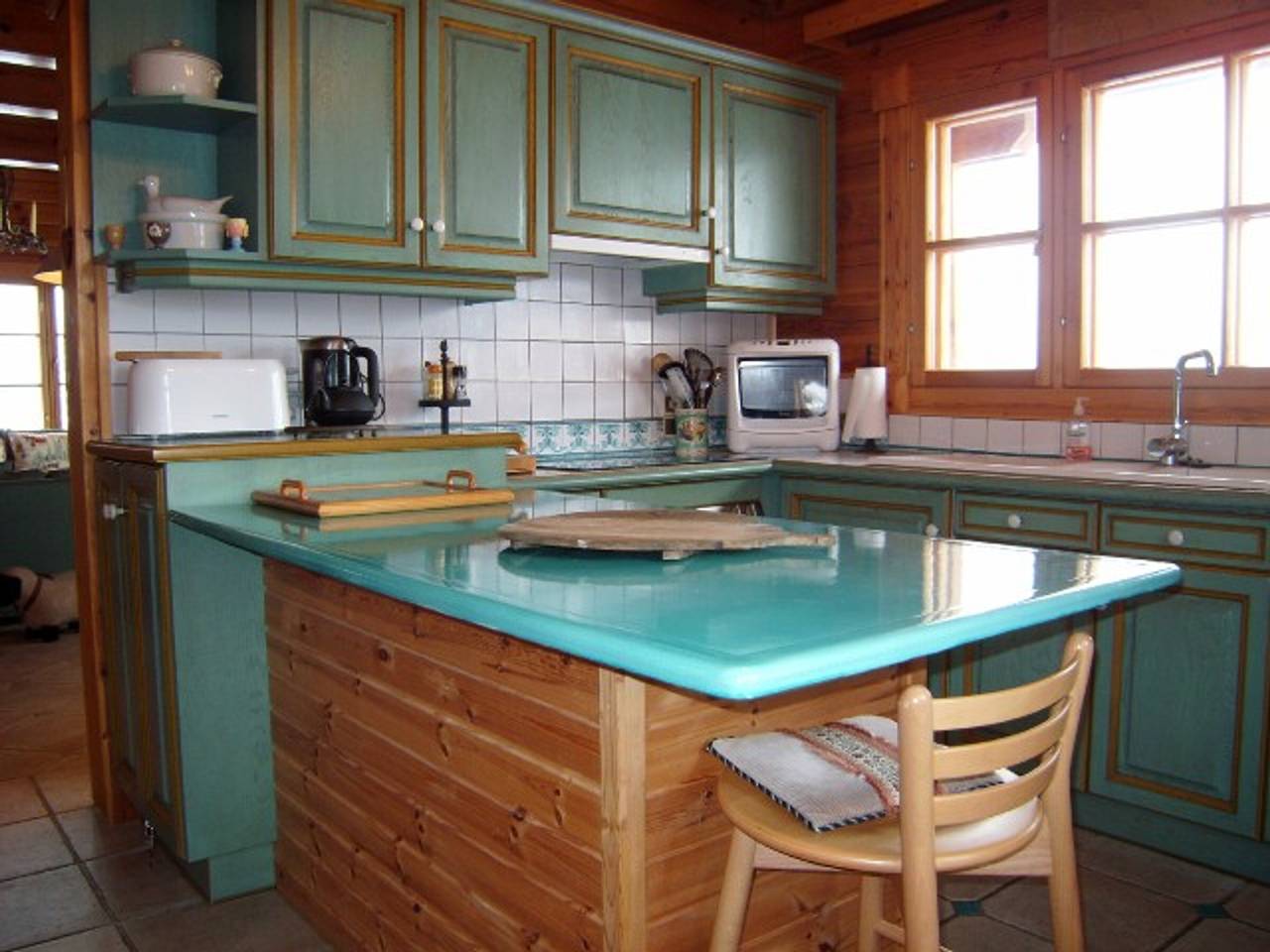 Chalet bois 9 pers, Grand confort, près pistes et commerces, Wi-Fi, Equipé, Parking, Non fumeur in Cohennoz, Région d'Albertville