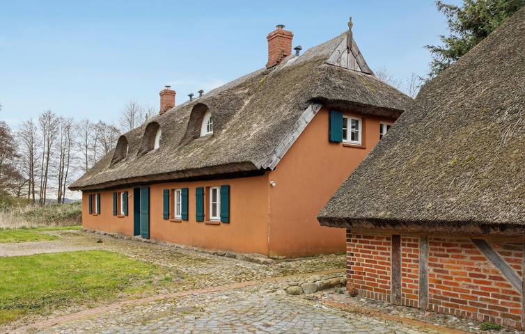 Ferienhaus für 8 Personen, mit Terrasse und Garten sowie Sauna in Lancken-Granitz - 3