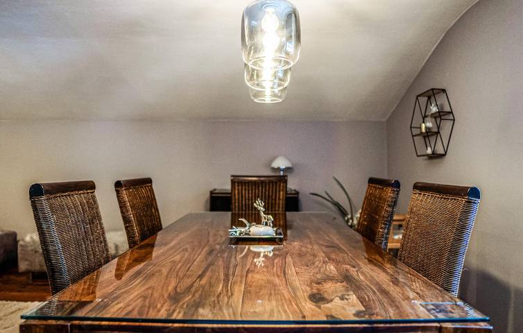 Ganze Ferienwohnung, Gemütlich, 2,5 km von Dorfgastein entfernt: Modernes Apartment mit Parkplatz und WLAN in Hohe Tauern, Dorfgastein