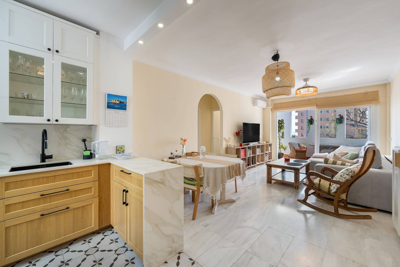 Apartamento entero, Apartamento 'Pueblo Quinta Deluxe' con vistas al mar, Wi-Fi y aire acondicionado in Benalmádena Costa, Benalmádena