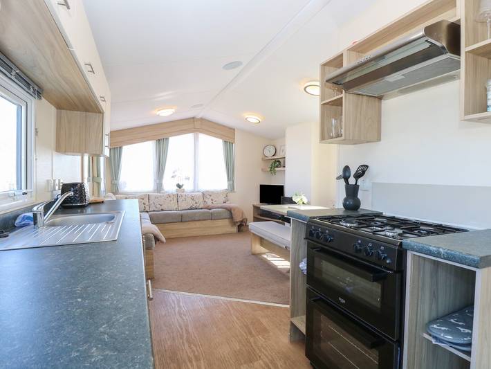 Caravan for 6 people, with garden, with pets in The Broads