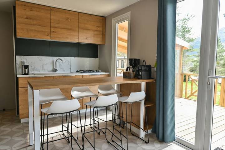 Caravane pour 6 personnes, avec Balcon/Terrasse ainsi que Terrasse et Sauna