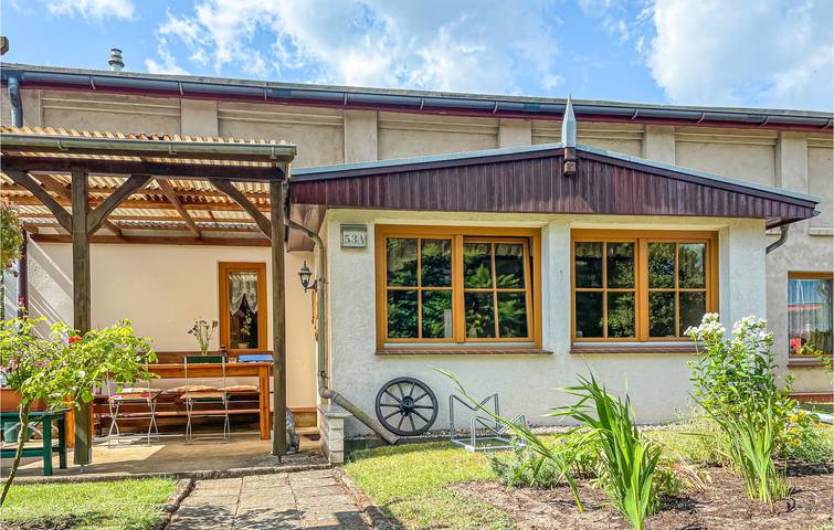 Ferienhaus für 3 Personen, mit Terrasse und Garten in Dabel