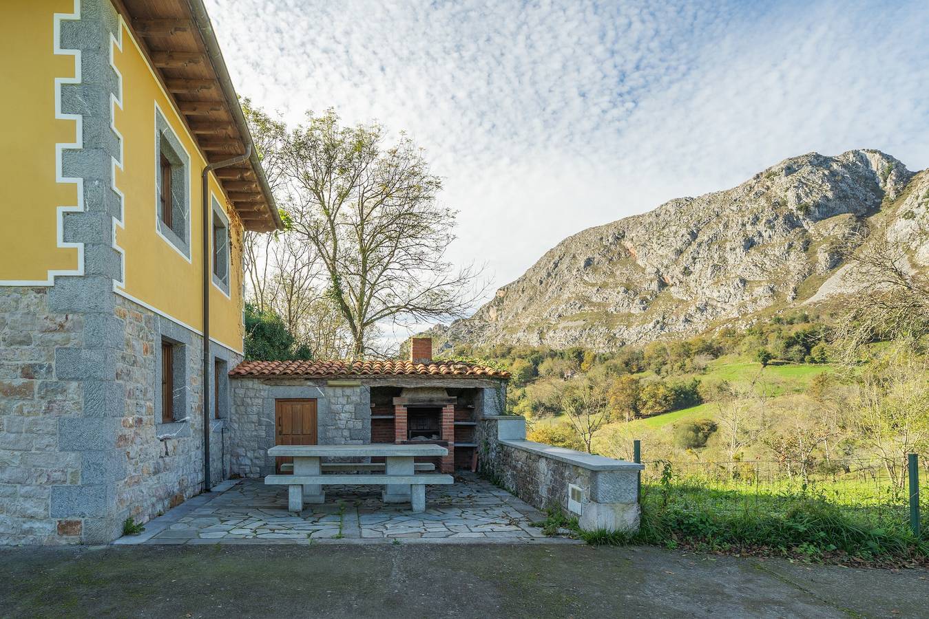 Appartement entier, Appartement 'Casa Collado Sto Tomas 2' avec vue sur la montagne et terrasse partagée in Parres, Côte Cantabrique