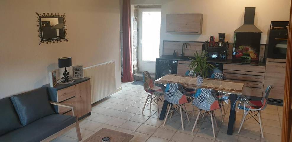 Location de vacances pour 6 personnes, avec jardin, adapté aux familles à Saint-Georges-de-Reintembault - 3