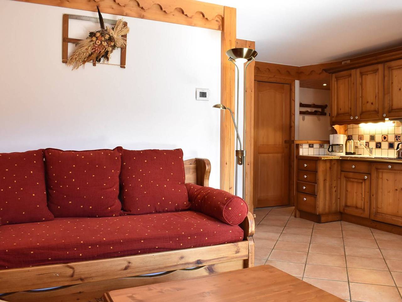 Appartamento intero, 3-Room Apartment for 6 with Pool, Sauna, and Hammam in Méribel Village near Ski Lift in Meribel Village, Courchevel