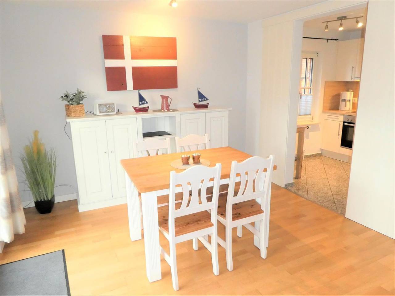 Ganze Wohnung, Ferienhaus Lüttje Fischerhuus: 400 m zum Strand, Terrasse & Wlan in Wyk auf Föhr (Stadt), Wyk auf Föhr