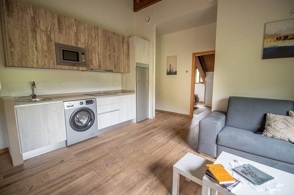 Apartamento entero, Apartamentos Rurales Las Caldas Senda Verde, a 15 minutos del centro de Oviedo in Priorio, Oviedo