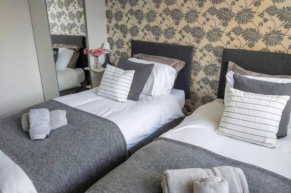 3 bedroom accommodation in Conwy in Deganwy, Conwy region