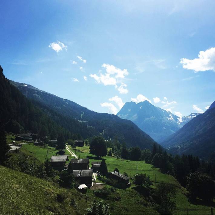 Gîte pour 6 personnes, avec Balcon et Terrasse ainsi que Jardin et Vue à Trient (Suisse)