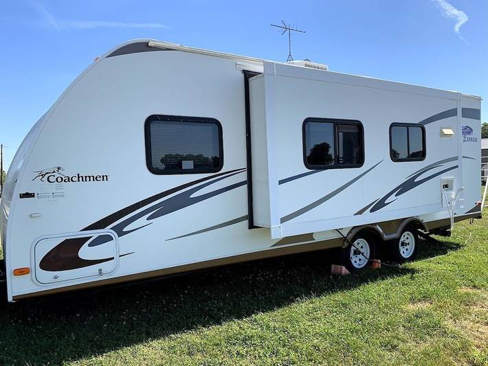 Glamping for 4 people, with terrace and yard in Iowa