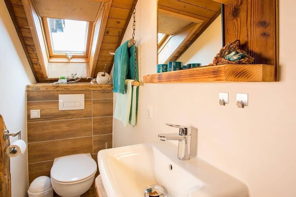 Ferienwohnung Edelsberg, 2 Schlafzimmer, Du/Wc - Veiter-Hof, Bauernhof in Nesselwang, Bayerisch Schwaben