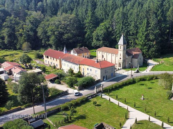 Location de vacances pour 10 personnes, avec Balcon/Terrasse et Terrasse à Claudon