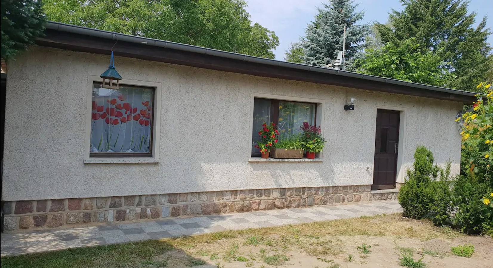 Bungalow "Haus im Grünen" mit Gartenblick, Wlan, Terrasse und Bbq in Dahlwitz-Hoppegarten, Hoppegarten