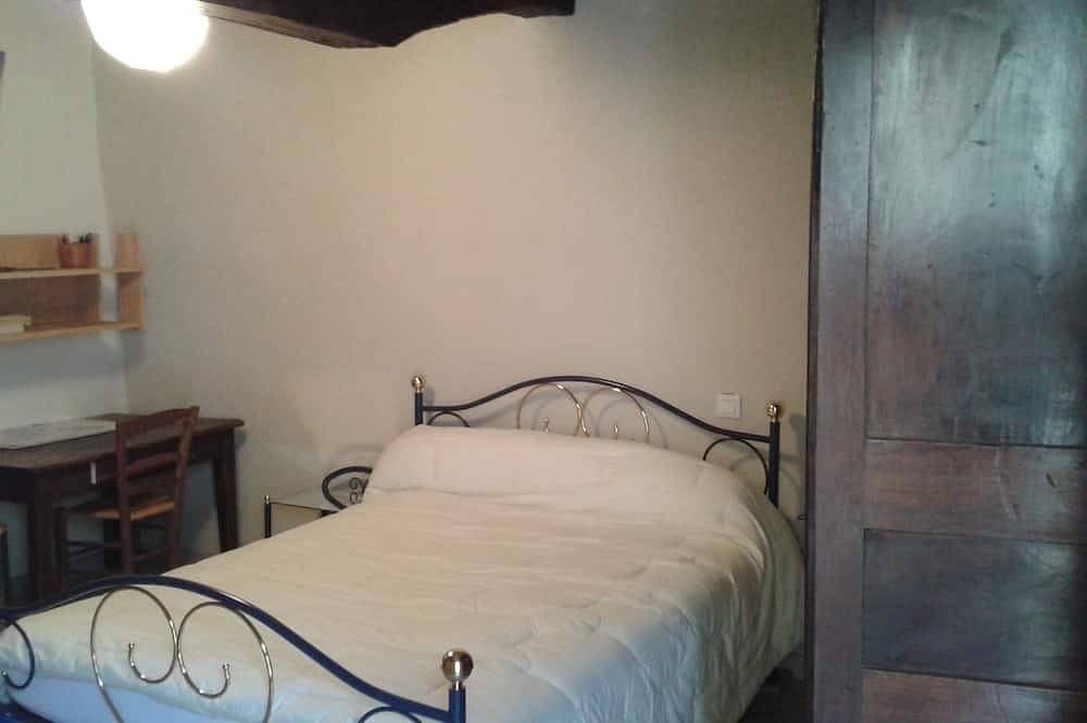 Cozy cottage in the village of 4 Tours in Valvignères, Privas