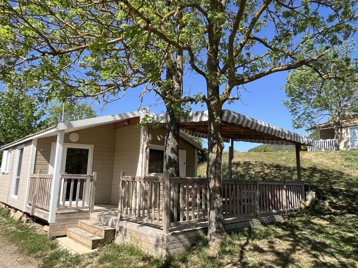 Gîte pour 6 personnes, avec piscine, animaux acceptés à Saint-Georges-de-Luzençon - 4