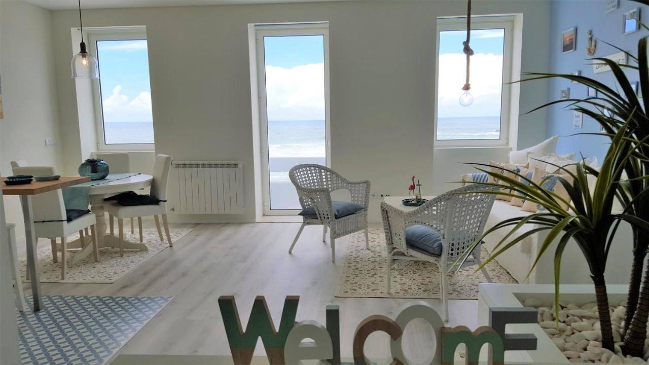 Two-Bedroom Beachfront Townhouse with Seaview in Espinho, Aveiro Distrikt