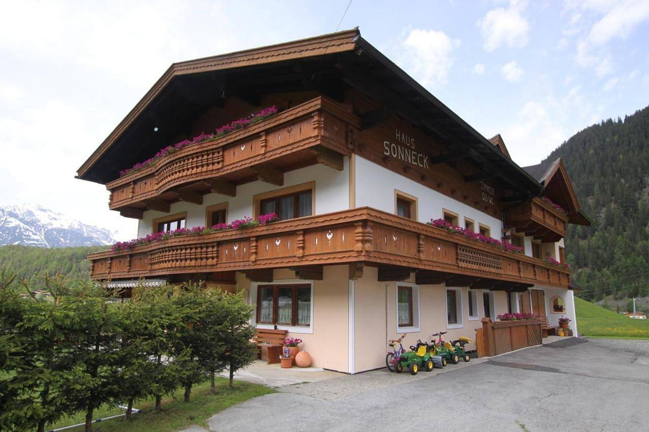 Geheel appartement, Haus Sonneck in Stubai Alps, Umhausen