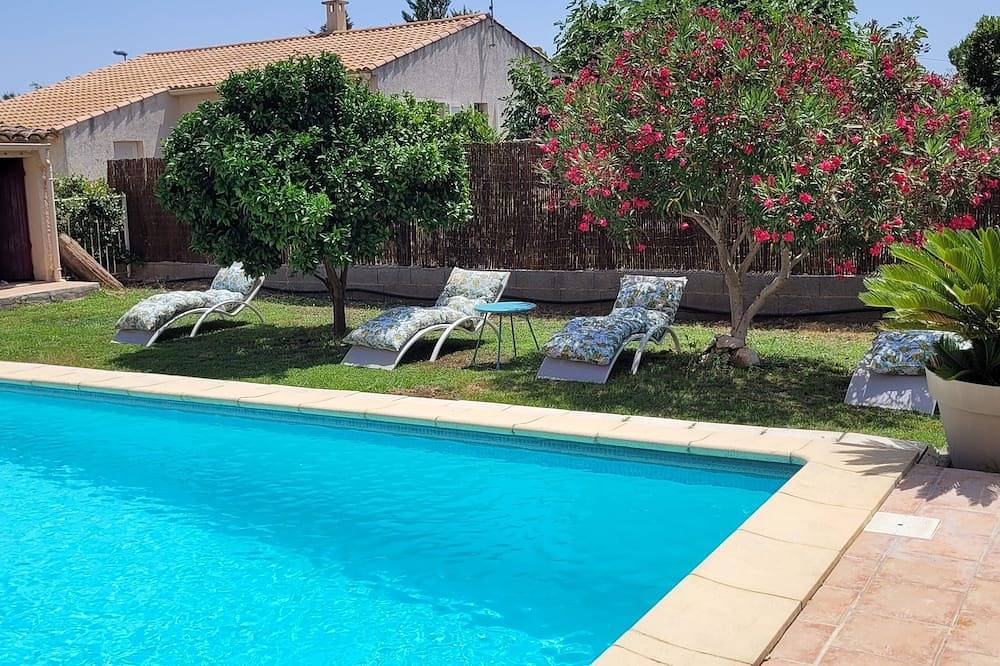 Appartement entier, Gîte avec piscine privée in Lunel-Viel, Côte méditerranéenne (France)