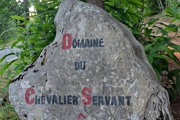 Location de vacances pour 2 personnes, avec Terrasse ainsi que Jardin et Piscine à Pardailhan