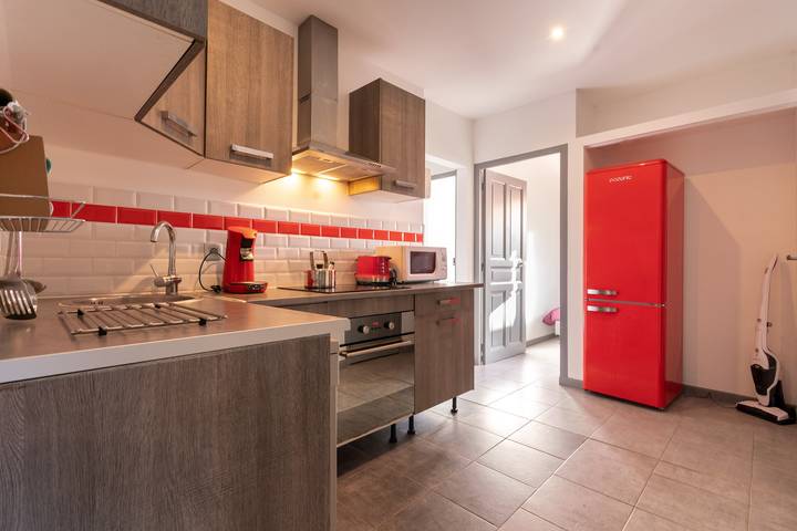 Gîte pour 7 personnes, avec jacuzzi ainsi que terrasse et piscine, animaux acceptés à Agde - 3